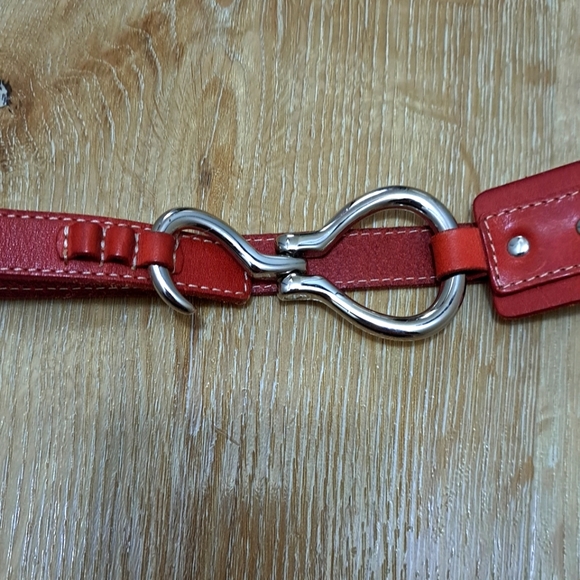 Red leather belt - Picture 2 of 4